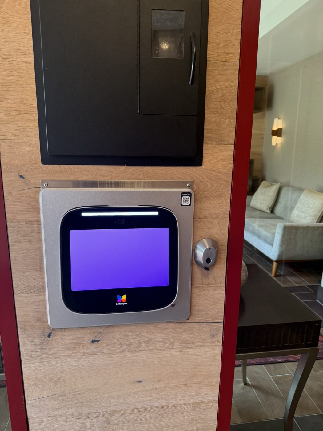 Touchscreen video intercom in a lobby